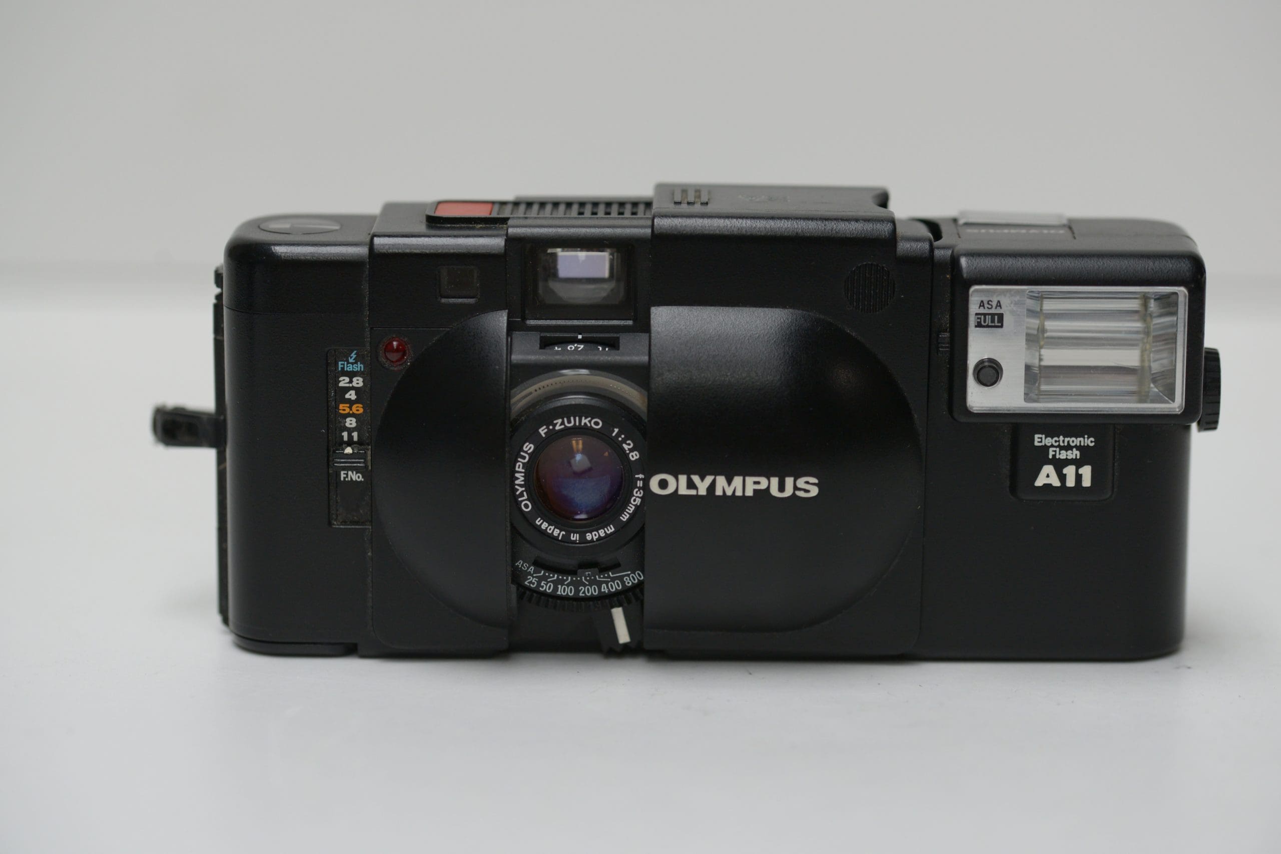 OLYMPUS XA + Electronic Flash A11