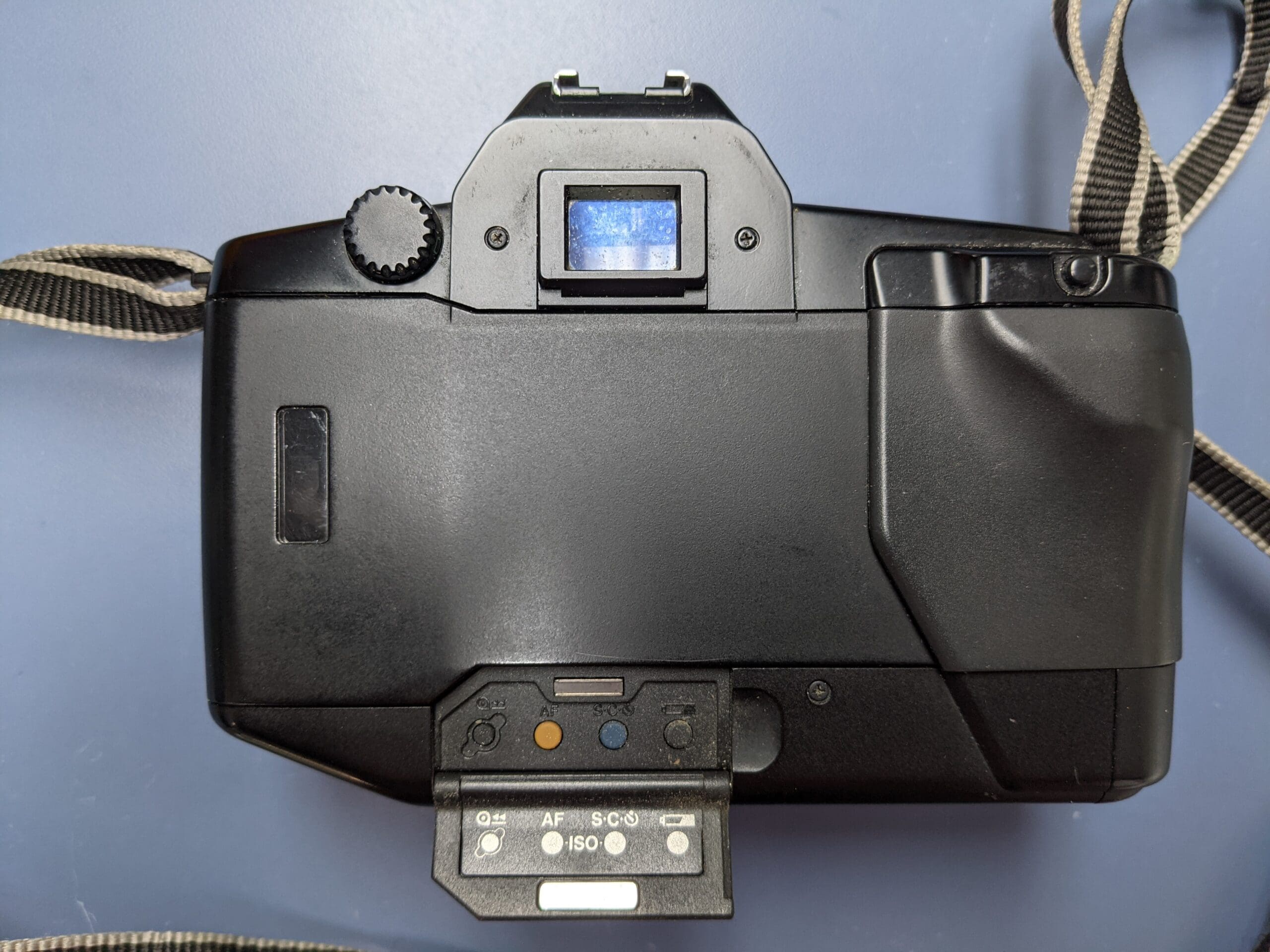 Canon EOS 650 35mm Film SLR (Camera Body)